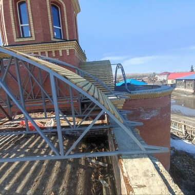 Крыша храма Архангела Михаила в селе Глядянское